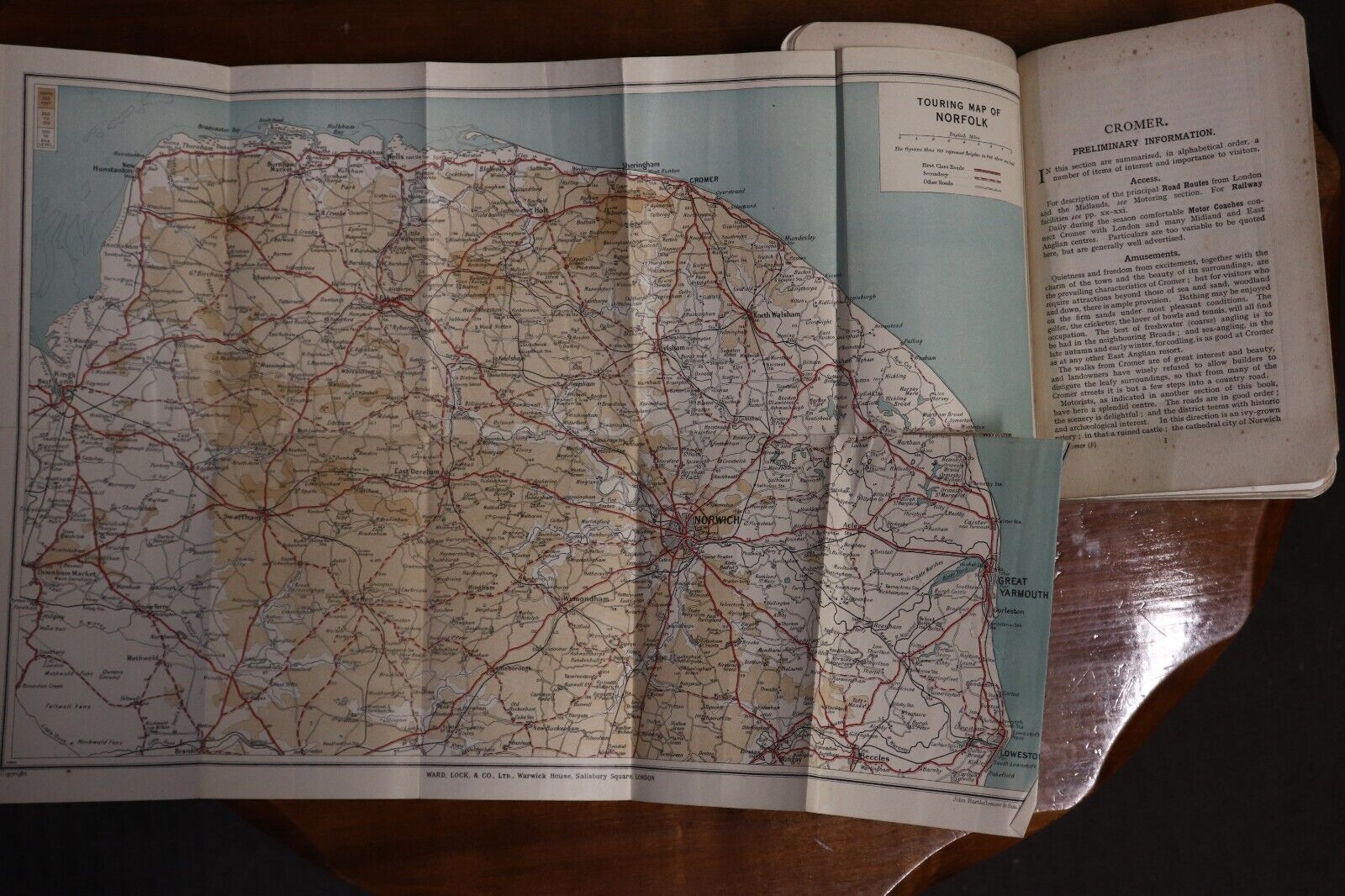 c1925 Guide To Cromer: Ward Lock & Co Antique Travel Guide Book w/Maps
