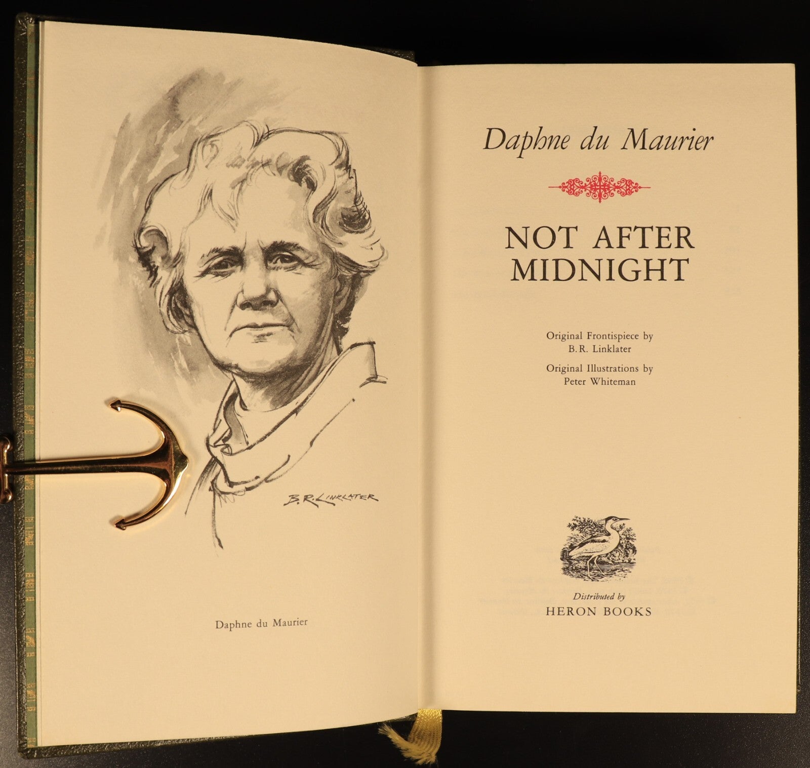 Daphne Du Maurier Rebecca & Midnight Vintage Fiction Books 2vol Heron Books
