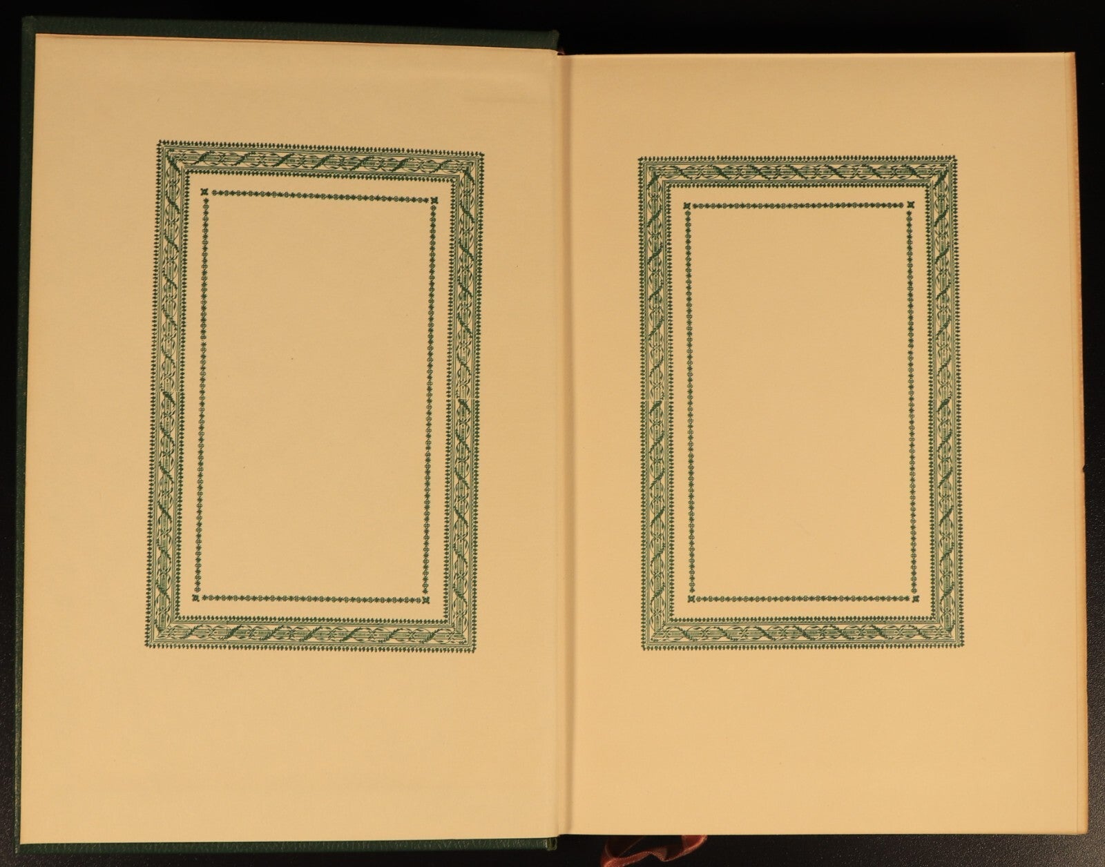 Daphne Du Maurier My Cousin Rachel & Jamaica Inn Vintage Fiction Books 2vol