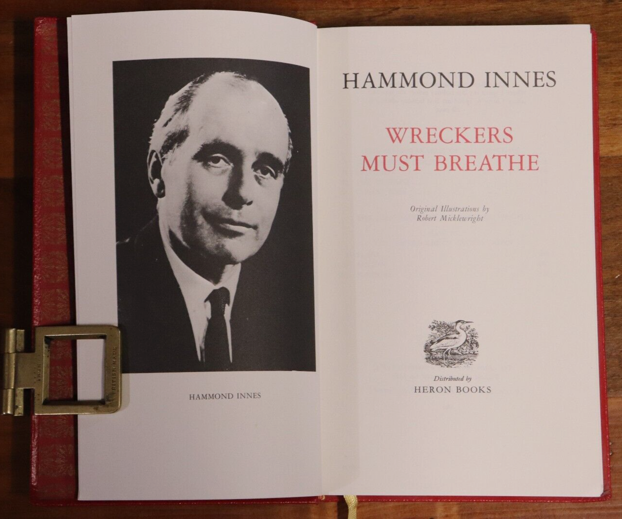 1976 Wreckers Must Breathe by Hammond Innes Heron Books British Fiction Book